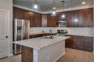 MG Shaker Expresso Cabinets - White Rose Granite